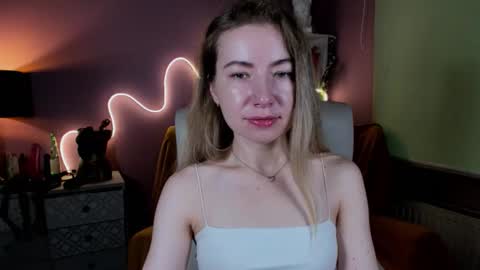 Snapshot of mia_luxx92 chatting on September 14, 6:45 am Mia online show from September 14, 6:45 am