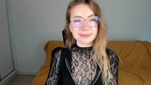 Mia online show from June 11, 6:55 am