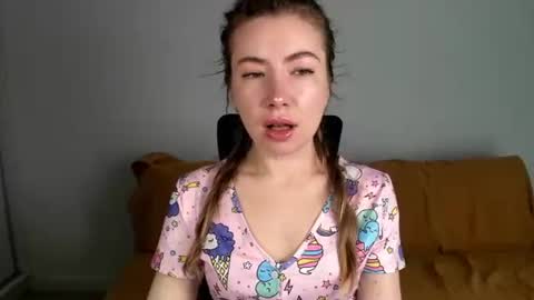 Snapshot of mia_luxx92 chatting on July 4, 7:36 am Mia online show from July 4, 7:36 am