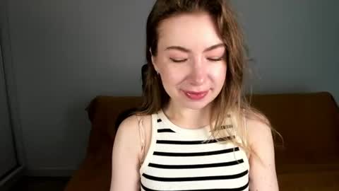 Snapshot of mia_luxx92 chatting on July 7, 6:16 am Mia online show from July 7, 6:16 am