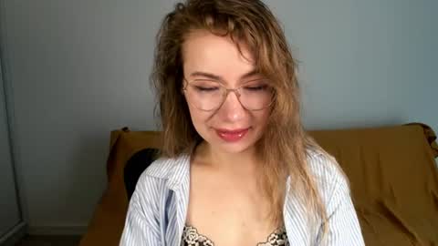 Snapshot of mia_luxx92 chatting on July 16, 6:30 am Mia online show from July 16, 6:30 am