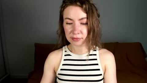 Snapshot of mia_luxx92 chatting on July 18, 7:12 am Mia online show from July 18, 7:12 am