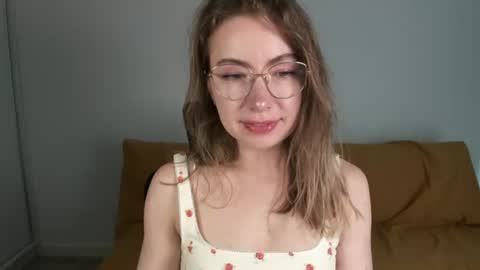 Snapshot of mia_luxx92 chatting on July 19, 1:15 pm Mia online show from July 19, 1:15 pm