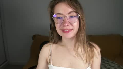 Snapshot of mia_luxx92 chatting on July 23, 7:06 am Mia online show from July 23, 7:06 am