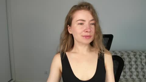 Snapshot of mia_luxx92 chatting on July 24, 6:22 am Mia online show from July 24, 6:22 am