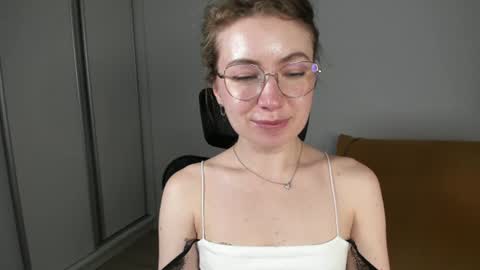 Snapshot of mia_luxx92 chatting on July 26, 6:59 pm Mia online show from July 26, 6:59 pm