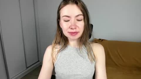 Snapshot of mia_luxx92 chatting on July 31, 4:34 am Mia online show from July 31, 4:34 am
