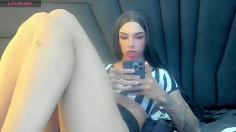 Snapshot of mia_malkova0 chatting on January 16, 12:45 am Mia3 online show from January 16, 12:45 am