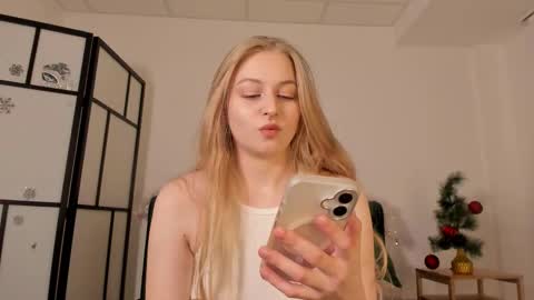 Mia here Appreciate your support online show from December 18, 11:11 pm