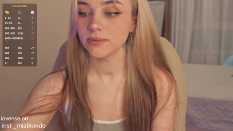 Snapshot of mia_milagros chatting on January 9, 3:26 am mia_milagros online show from January 9, 3:26 am