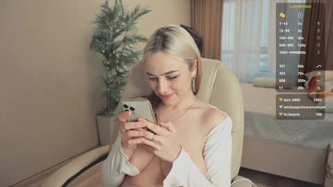 Snapshot of mia_milagros chatting on January 28, 11:49 am mia_milagros online show from January 28, 11:49 am