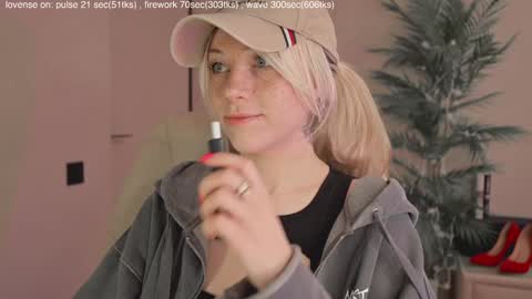 Snapshot of mia_milagros chatting on November 27, 4:14 am mia_milagros online show from November 27, 4:14 am