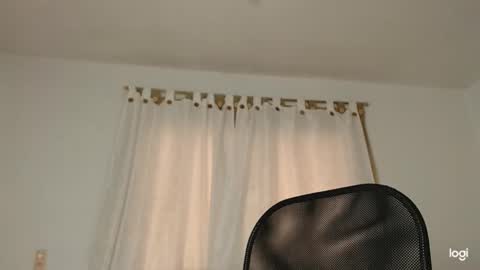 mia independent model online show from January 13, 3:06 pm