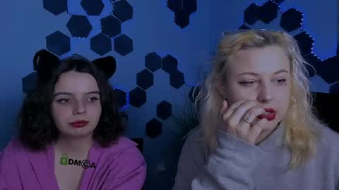mia_mooon_ online show from April 21, 7:47 am