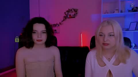 mia_mooon_ online show from May 2, 8:52 am