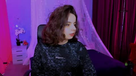 mia_mooon_ online show from May 11, 8:42 am