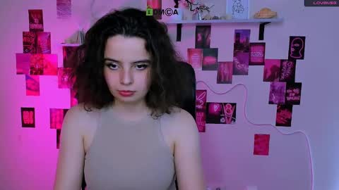 mia_mooon_ online show from May 17, 9:17 am