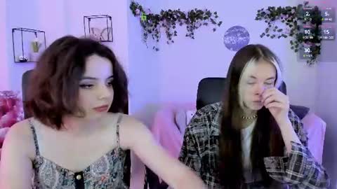 mia_mooon_ online show from June 27, 8:19 am