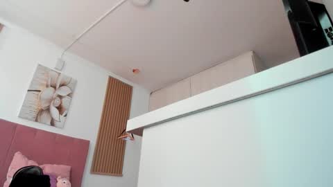 Mia Nevaeh - follow me online show from December 16, 7:08 pm