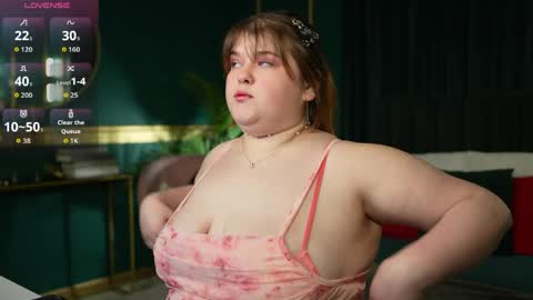 Snapshot of mia_of_your_dreams chatting on May 19, 5:52 pm Sweet Mia online show from May 19, 5:52 pm