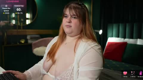 Snapshot of mia_of_your_dreams chatting on May 24, 5:51 pm Sweet Mia online show from May 24, 5:51 pm