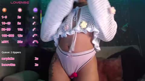 Snapshot of mia_petitebaby chatting on September 19, 3:30 am Ma online show from September 19, 3:30 am