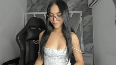 Snapshot of mia_petiteht chatting on May 21, 9:11 pm mia_petiteht online show from May 21, 9:11 pm