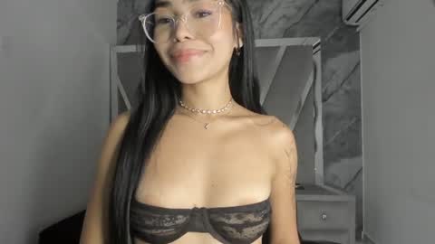 Snapshot of mia_petiteht chatting on June 13, 8:40 pm mia_petiteht online show from June 13, 8:40 pm