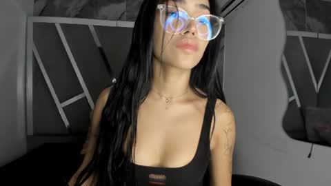 Snapshot of mia_petiteht chatting on June 27, 8:58 pm mia_petiteht online show from June 27, 8:58 pm