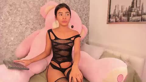 Mia online show from July 3, 2:29 am