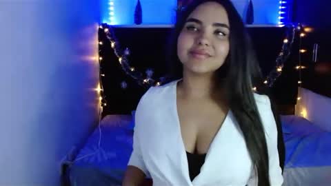 Mia  online show from December 7, 5:09 pm