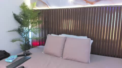 Snapshot of mia_pineda chatting on June 21, 8:00 pm Mariana online show from June 21, 8:00 pm