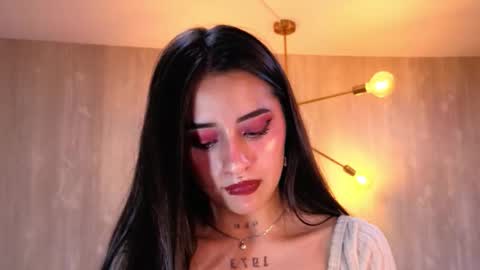 Snapshot of mia_ponce_a chatting on November 8, 1:39 am MIA online show from November 8, 1:39 am