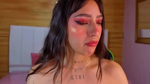 Snapshot of mia_ponce_a chatting on January 16, 12:42 pm MIA online show from January 16, 12:42 pm