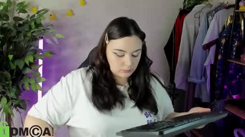 Mia online show from February 5, 11:31 pm