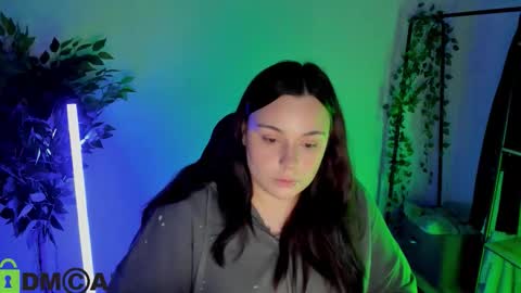 Mia online show from February 18, 11:11 pm