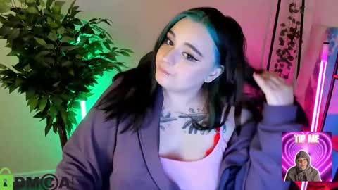 Mia online show from March 15, 1:11 am