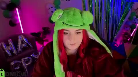 Snapshot of mia_r0ss chatting on June 25, 1:38 am Mia online show from June 25, 1:38 am