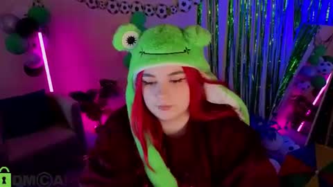 Snapshot of mia_r0ss chatting on June 27, 1:10 am Mia online show from June 27, 1:10 am