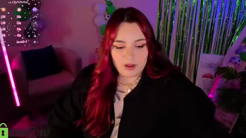 Snapshot of mia_r0ss chatting on July 13, 12:02 am Mia online show from July 13, 12:02 am