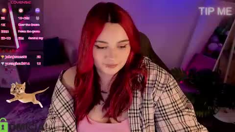 Snapshot of mia_r0ss chatting on July 22, 1:30 am Mia online show from July 22, 1:30 am