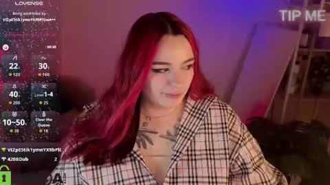 Snapshot of mia_r0ss chatting on July 30, 1:04 am Mia online show from July 30, 1:04 am