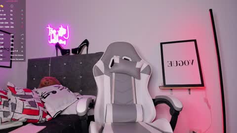 Mia online show from February 26, 10:42 pm