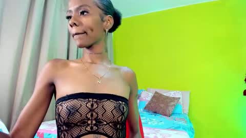 Mia online show from October 9, 2:59 pm