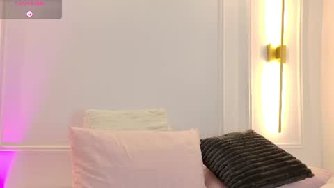 Snapshot of mia_rom chatting on July 31, 12:04 pm Mia online show from July 31, 12:04 pm