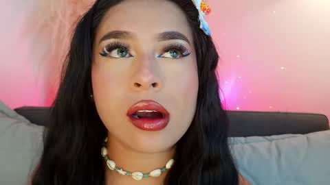 Mia online show from May 2, 9:09 pm