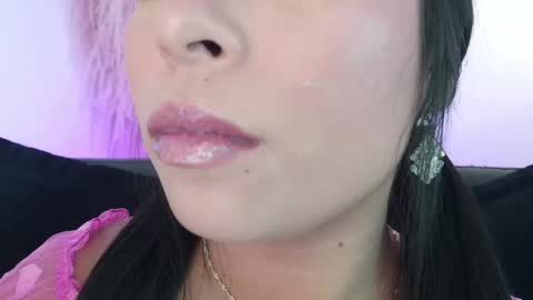 Snapshot of mia_roux1 chatting on May 15, 9:33 pm Mia online show from May 15, 9:33 pm