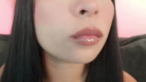 Snapshot of mia_roux1 chatting on May 27, 11:35 pm Mia online show from May 27, 11:35 pm