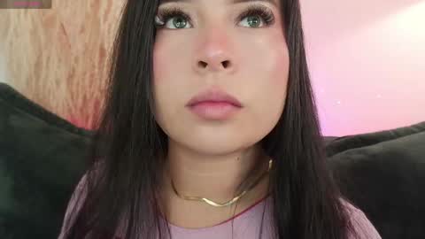 Snapshot of mia_roux1 chatting on June 7, 1:32 am Mia online show from June 7, 1:32 am
