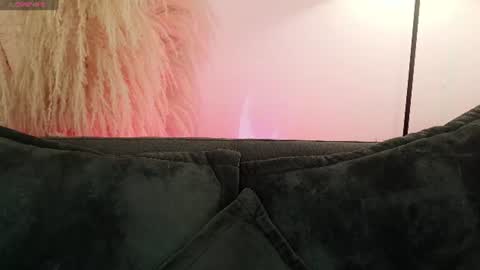 Snapshot of mia_roux1 chatting on June 14, 2:24 am Mia online show from June 14, 2:24 am